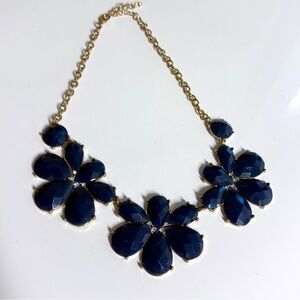 Elegant Floral Necklace with Gold Chain